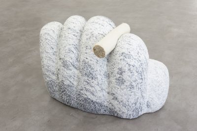 Night Studio, 2021
Hermelin marble, Noce travertine, Finnsheep wool
80 x 95 x 60 cm
